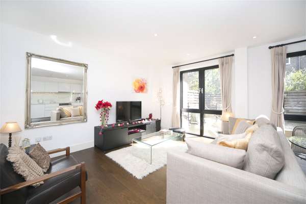 Flat Liverpool Road in Greater London