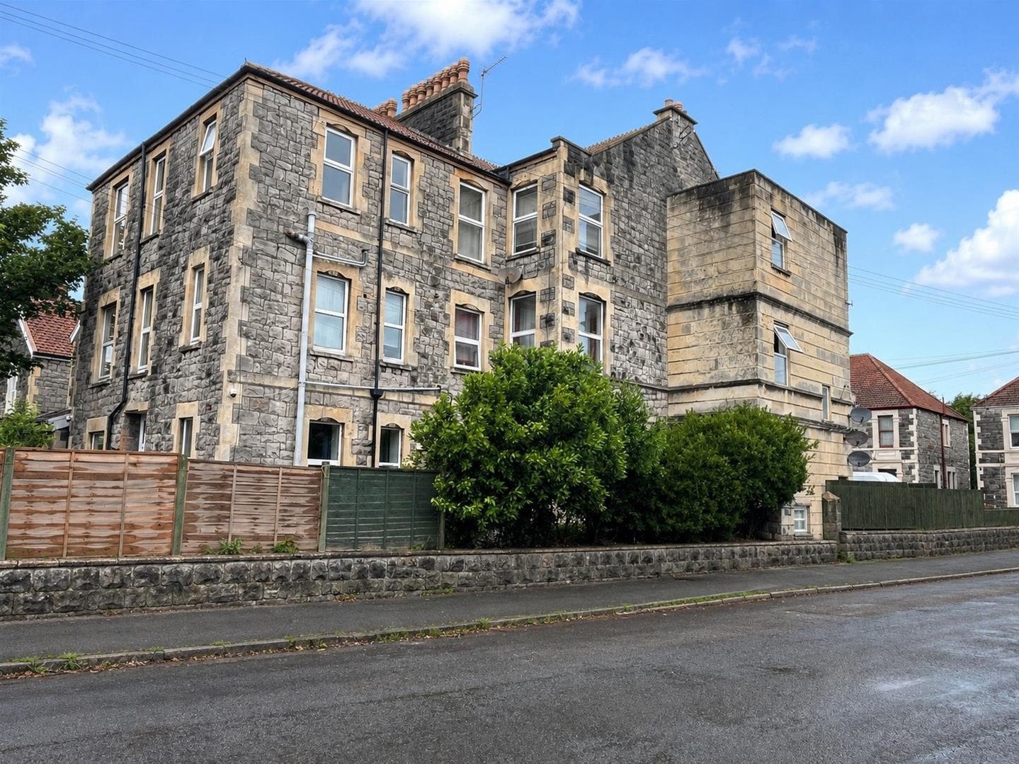 Flat Milburn Road in Weston-super-Mare