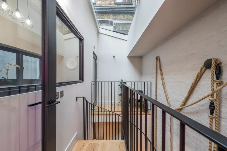 Flat Long Acre in City of Westminster