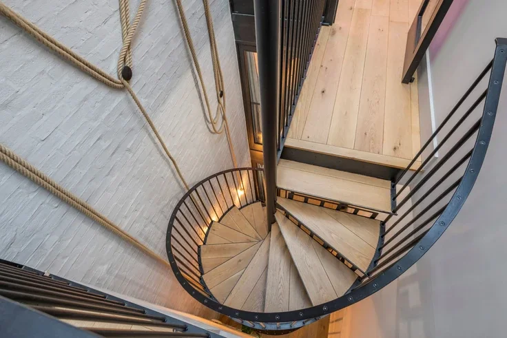Flat Long Acre in City of Westminster