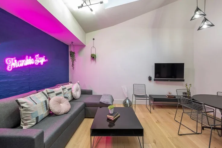 Flat Long Acre in City of Westminster
