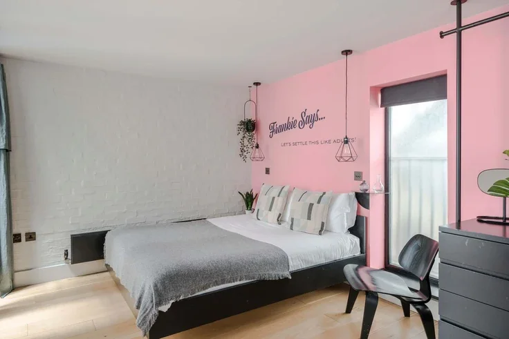 Flat Long Acre in City of Westminster