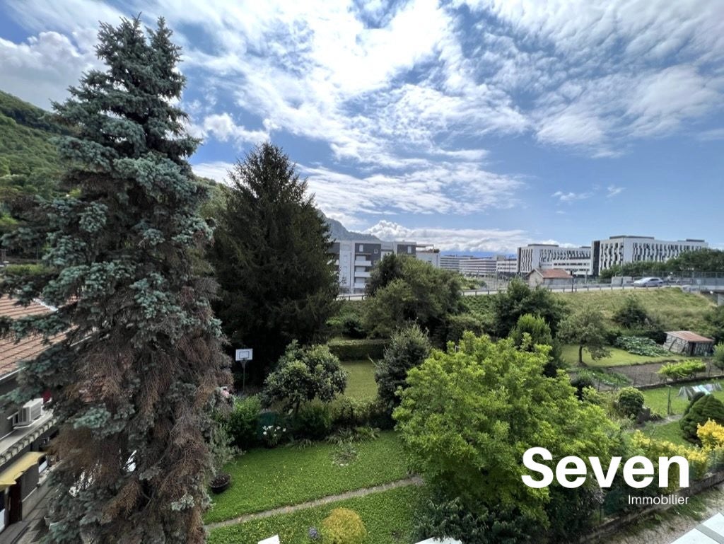 Flat Rue Pierre Semard in Saint-Martin-le-Vinoux