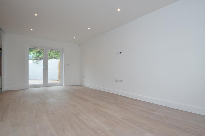 Flat The Point in Greater London