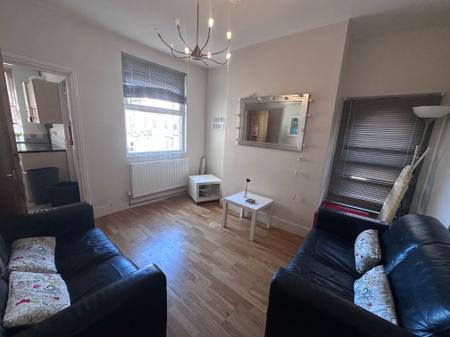 Room Maples Street in Nottingham