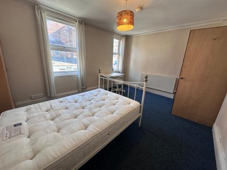 Room Maples Street in Nottingham