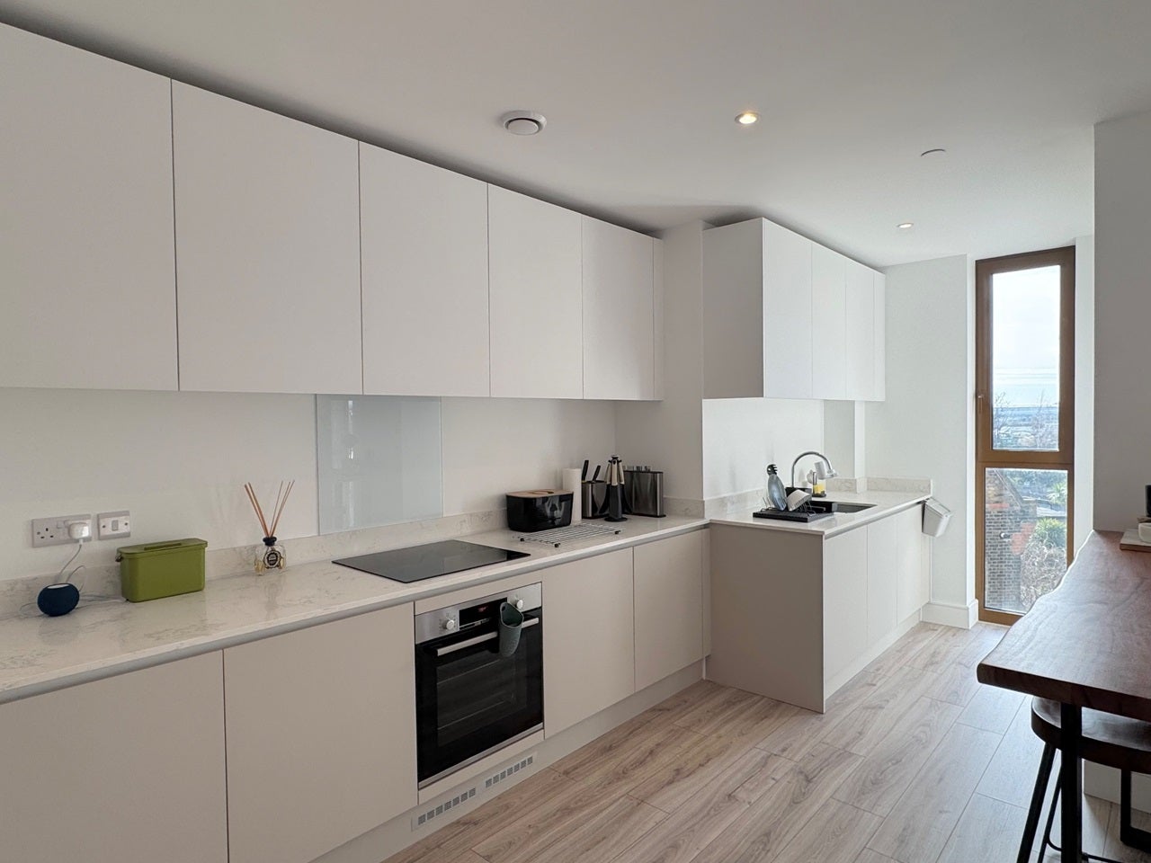Room Goodhall Street in Greater London
