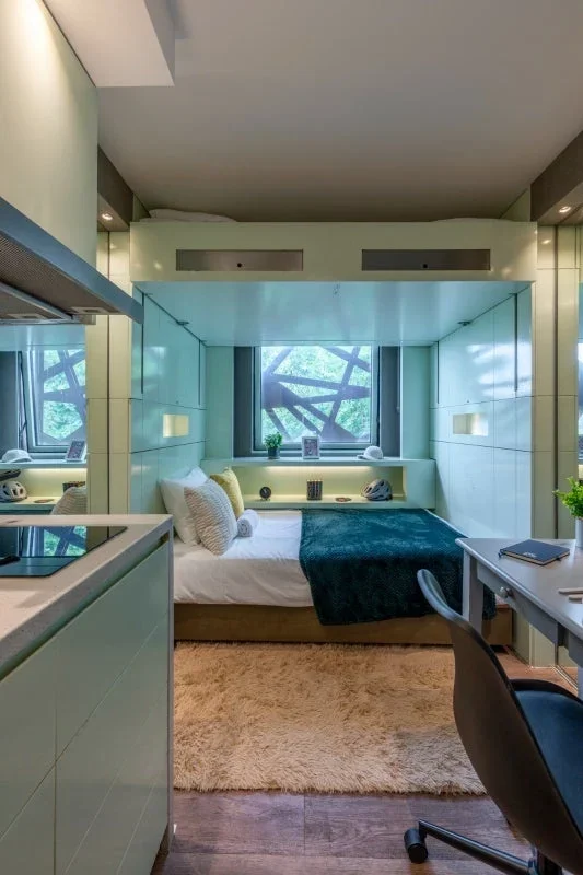 Room Chalk Farm Road in Greater London