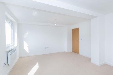 Flat Parkwood Rise in Bradford