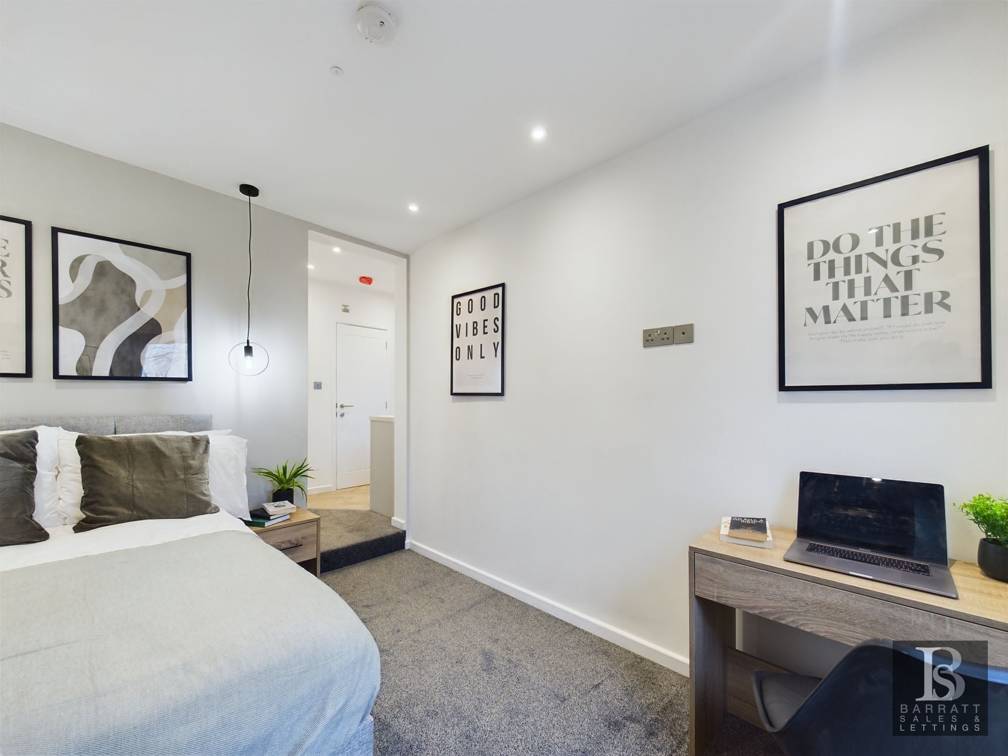 Room Curtis Street in Swindon