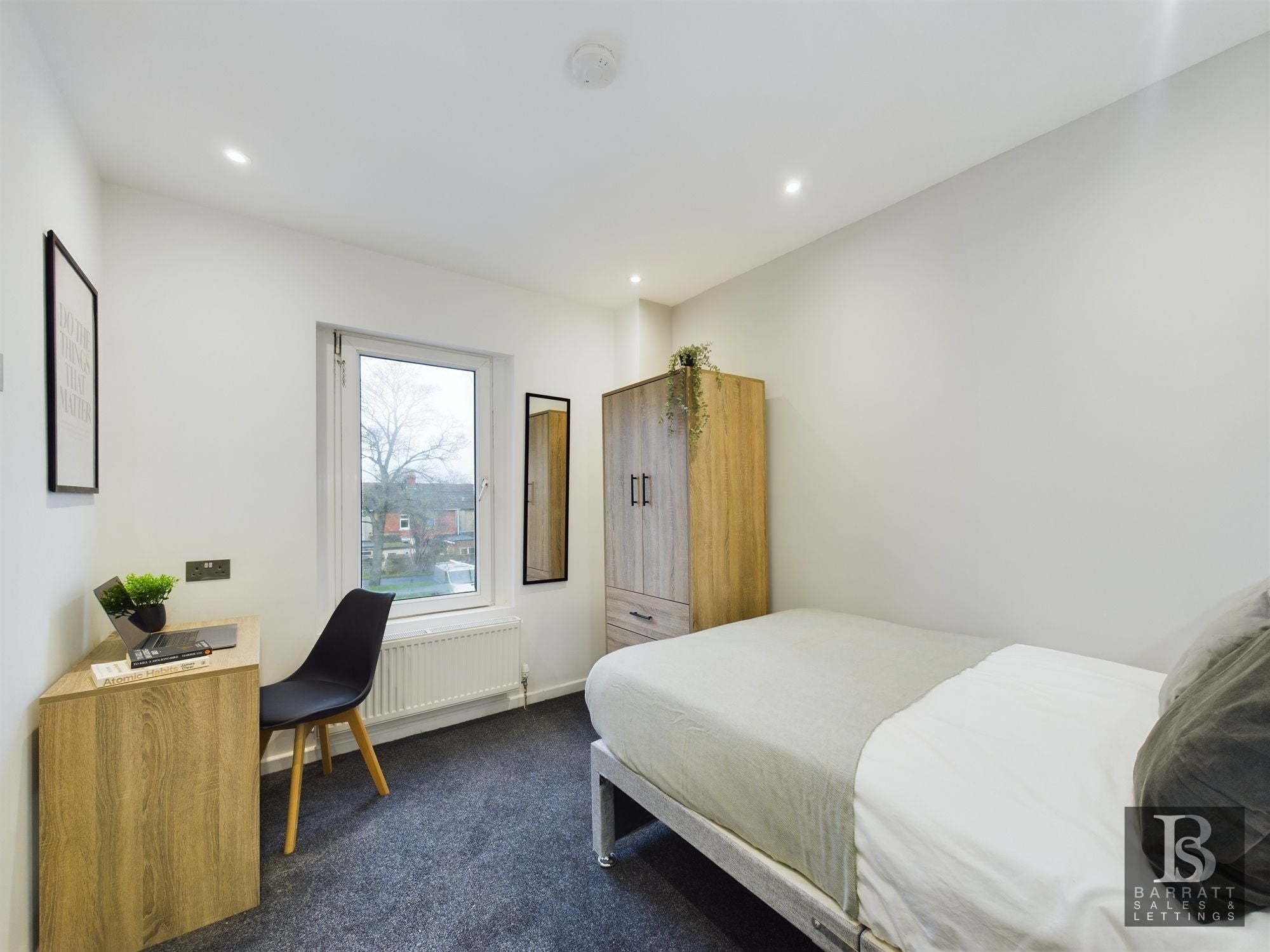 Room Curtis Street in Swindon