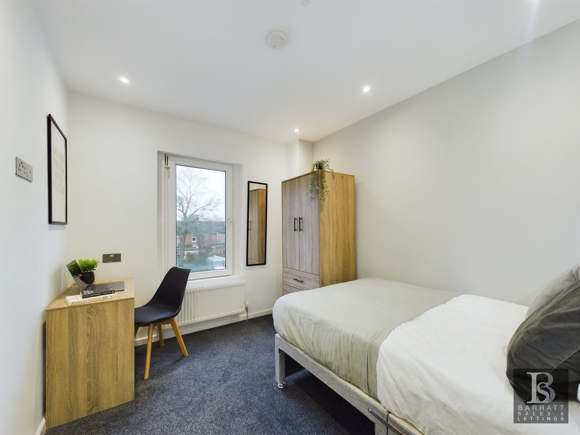 Room Curtis Street in Swindon