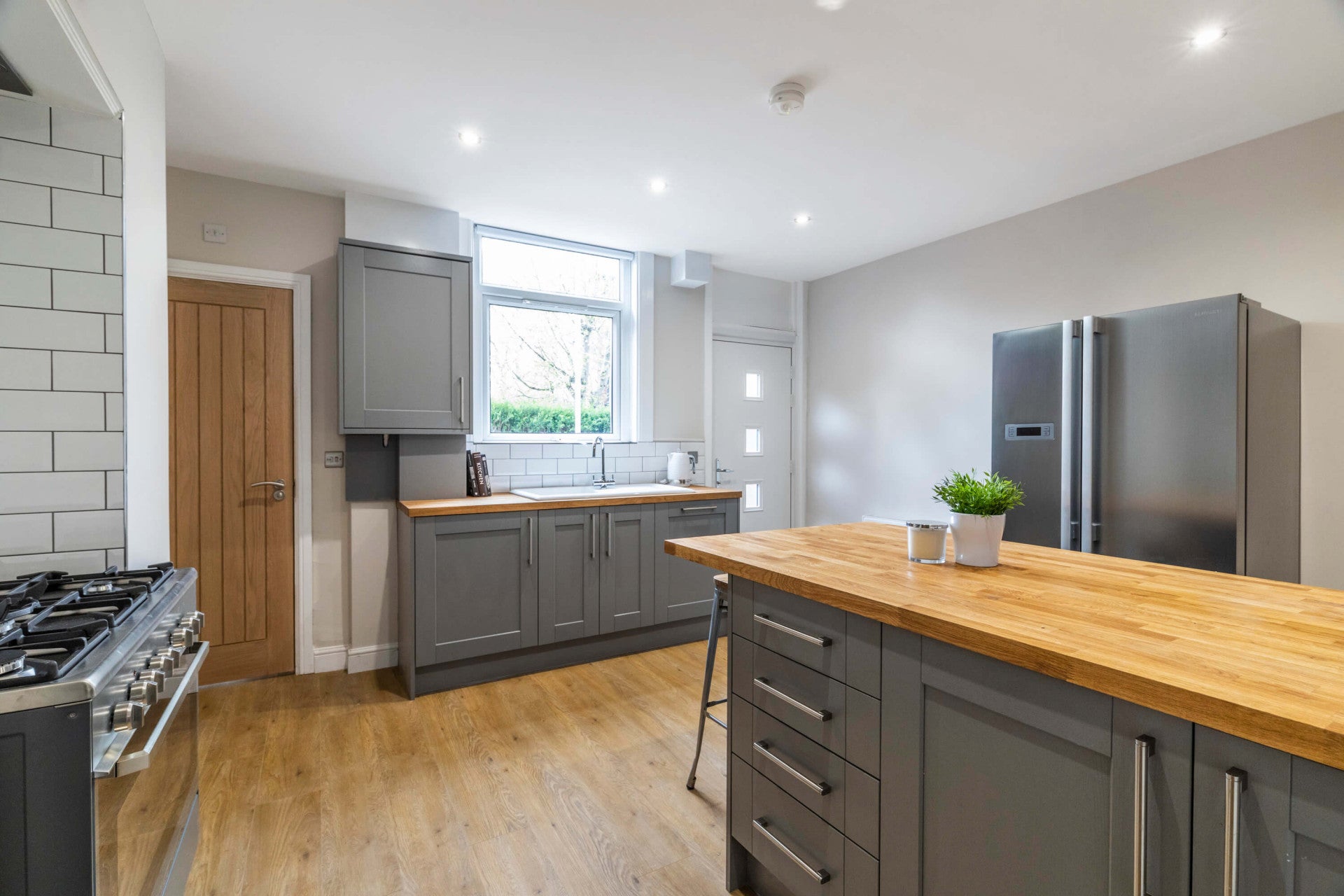 Room Hartley Avenue in Leeds