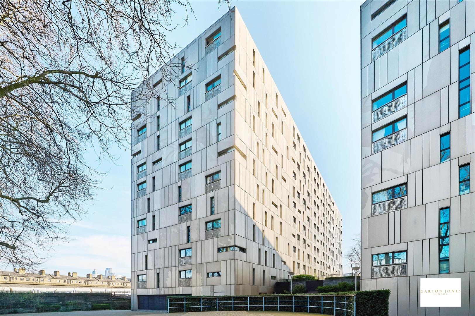 Flat Gatliff Road in City of Westminster
