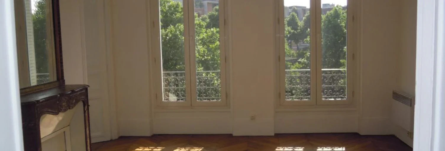 Flat Avenue Daumesnil in Paris