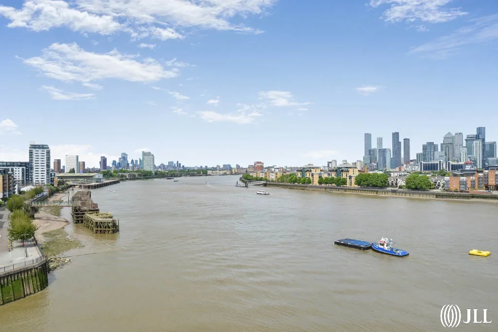 Flat Dreadnought Walk in Greater London