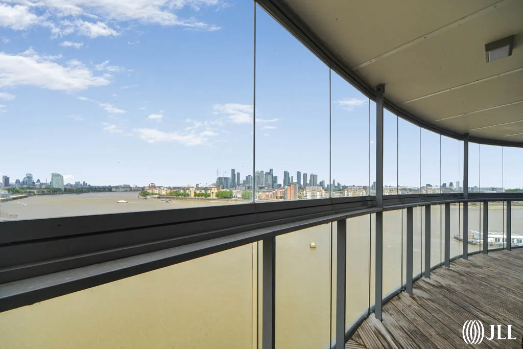 Flat Dreadnought Walk in Greater London
