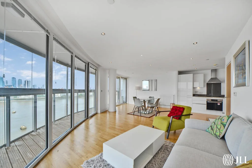 Flat Dreadnought Walk in Greater London