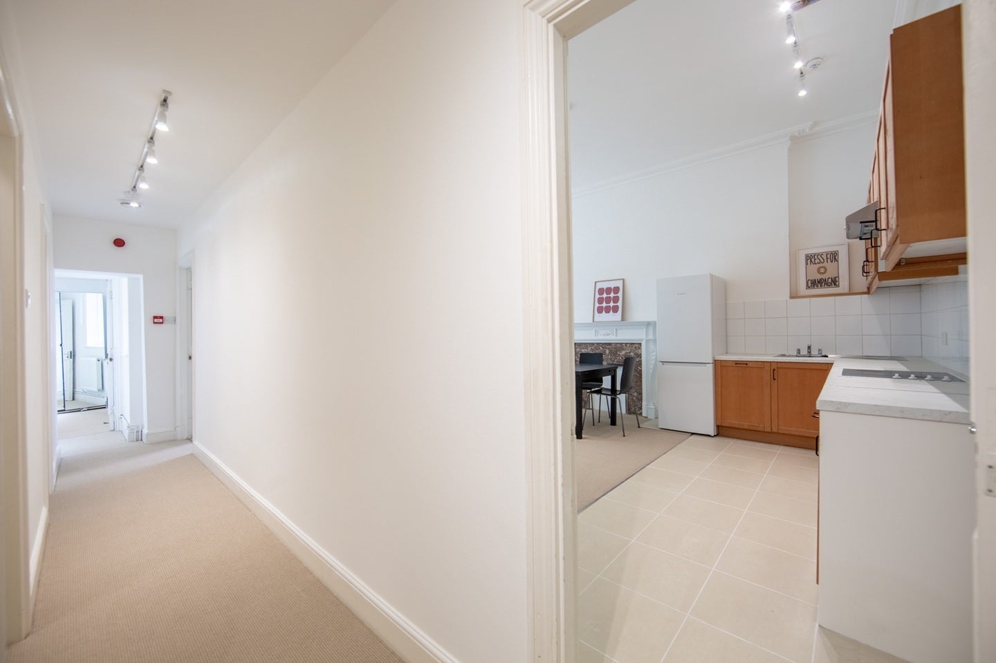 Flat Aberdare Gardens in Greater London
