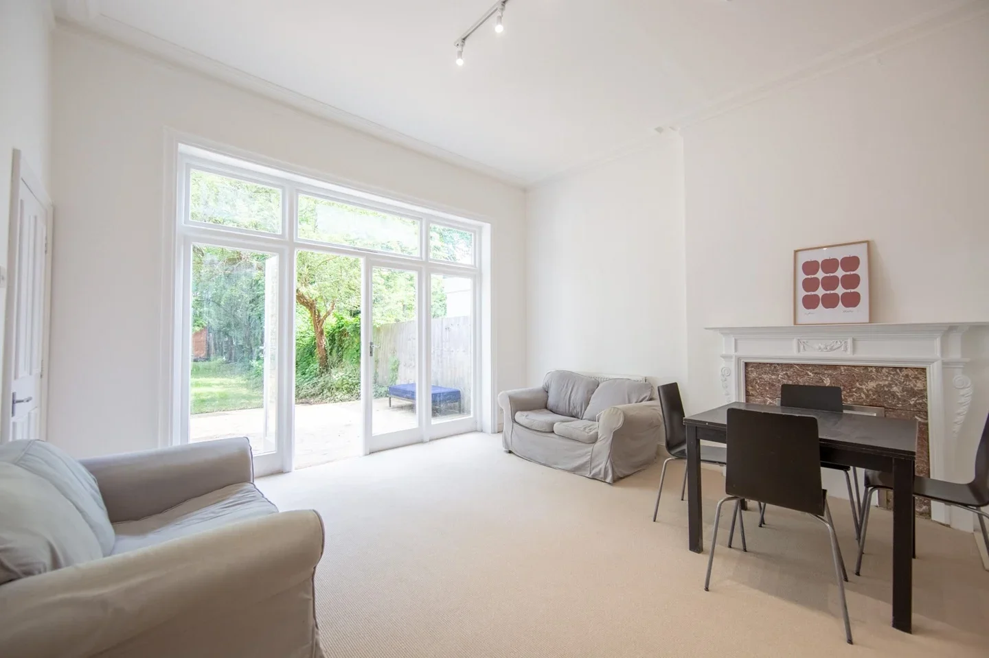 Flat Aberdare Gardens in Greater London