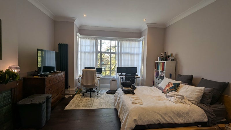 Room Palace Road in Greater London