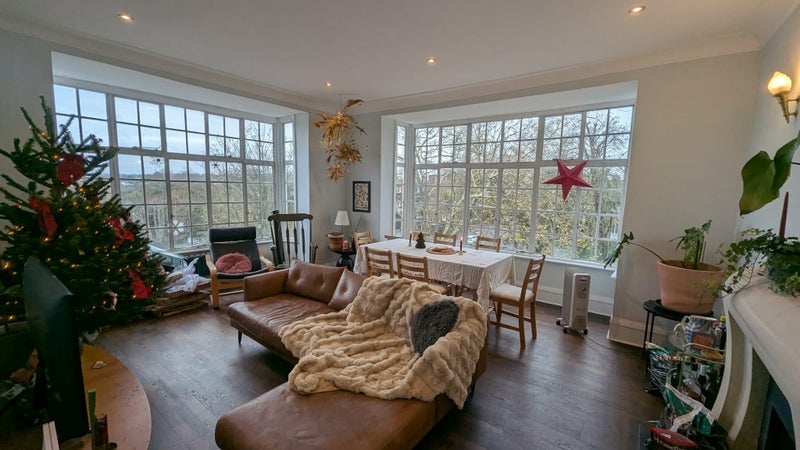 Room Palace Road in Greater London