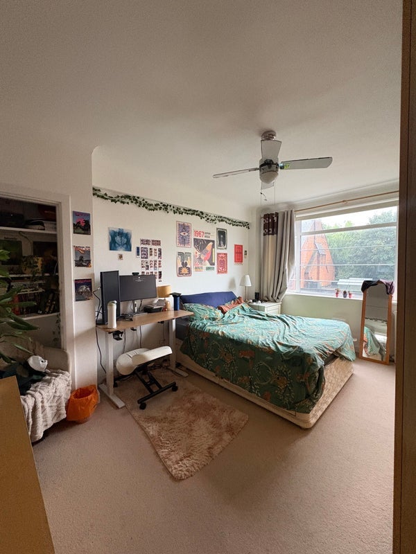 Flat Balham High Road in Greater London