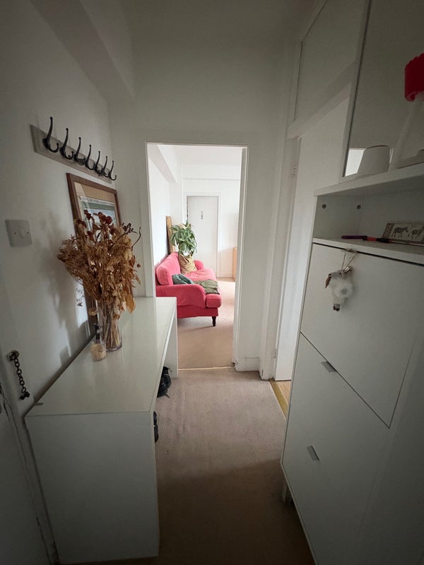 Flat Balham High Road in Greater London