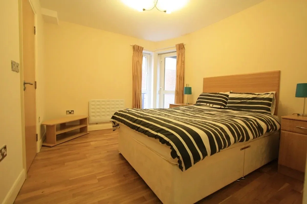 Flat Eaton Road in Greater London