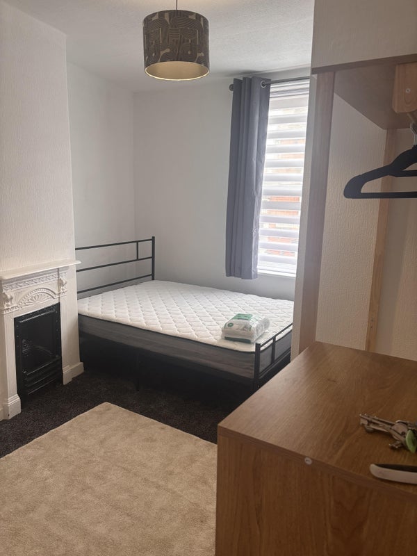 Room Thornville Place in Leeds