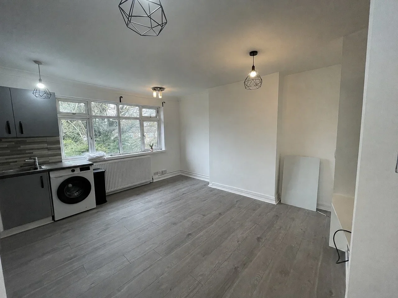 Flat Edgwarebury Lane in Greater London