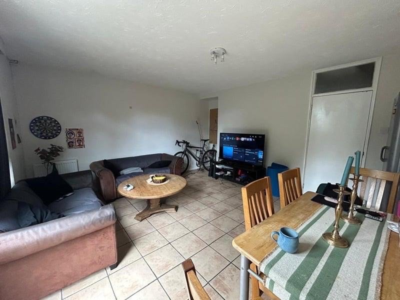 Room Cordelia Street in Greater London