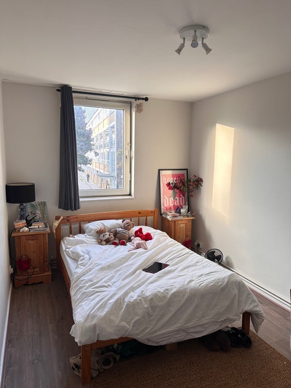 Room Cordelia Street in Greater London