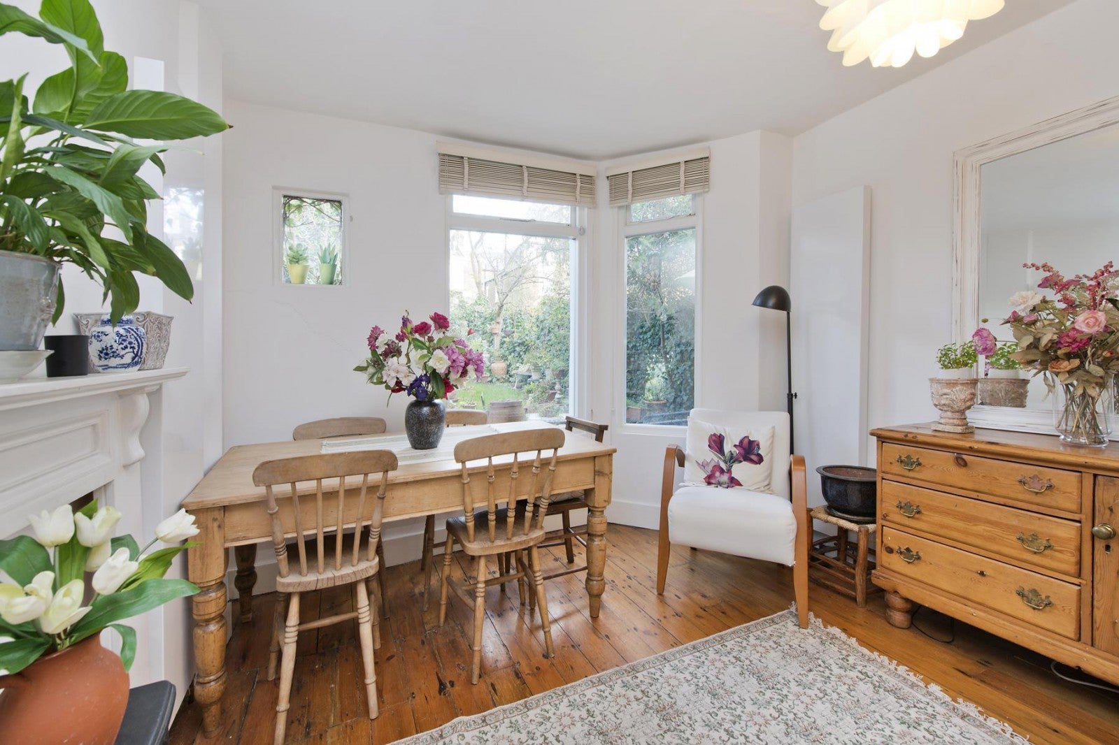 Flat Mortimer Road in Greater London