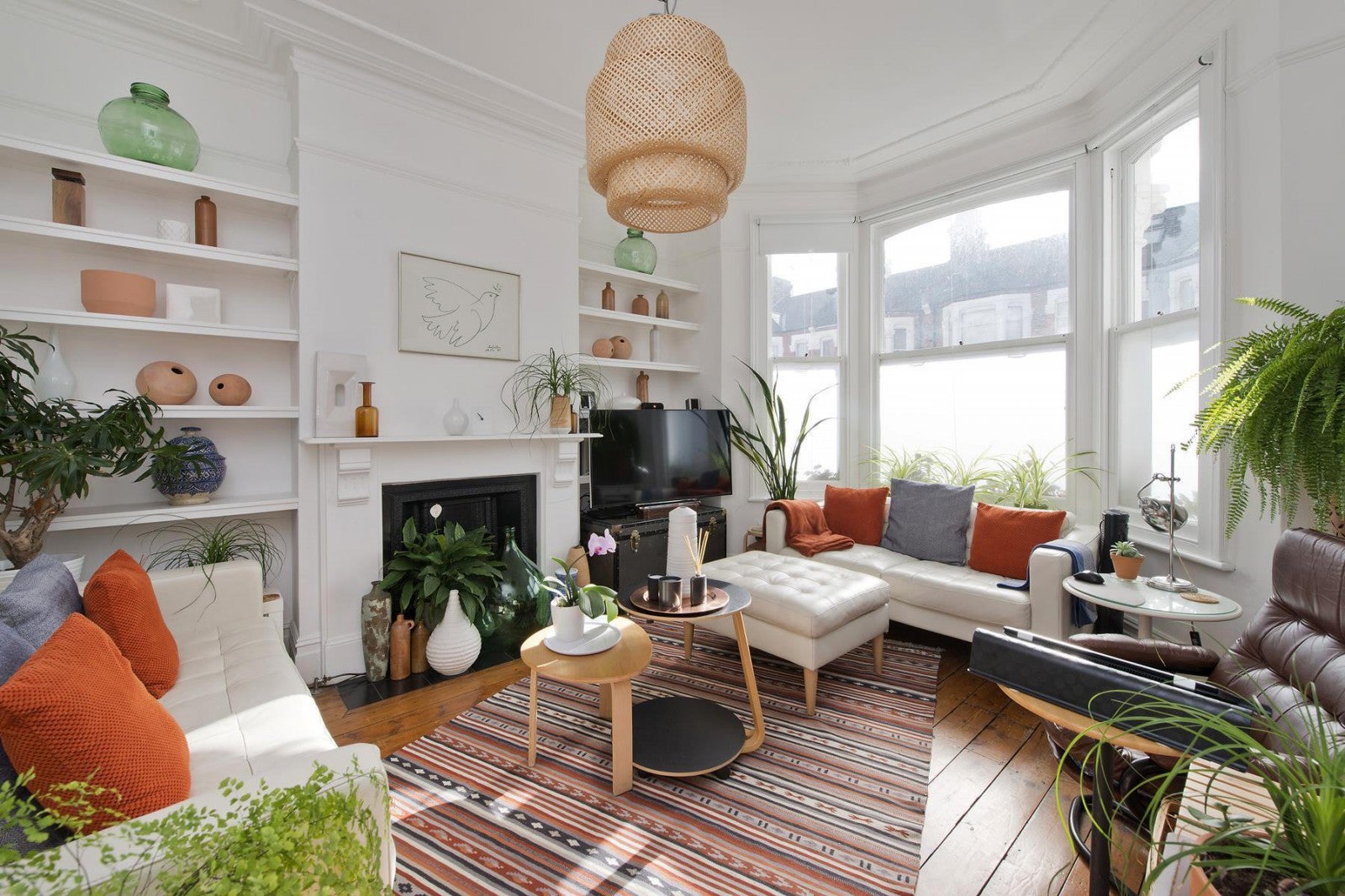 Flat Mortimer Road in Greater London