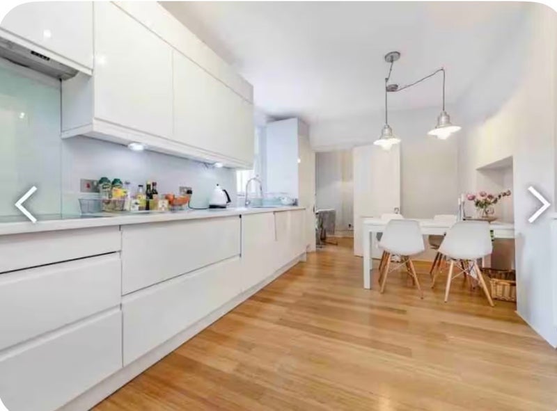 Room Beaumont Crescent in Greater London