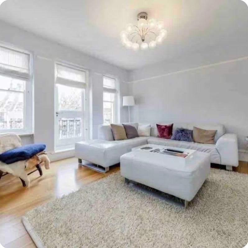 Room Beaumont Crescent in Greater London