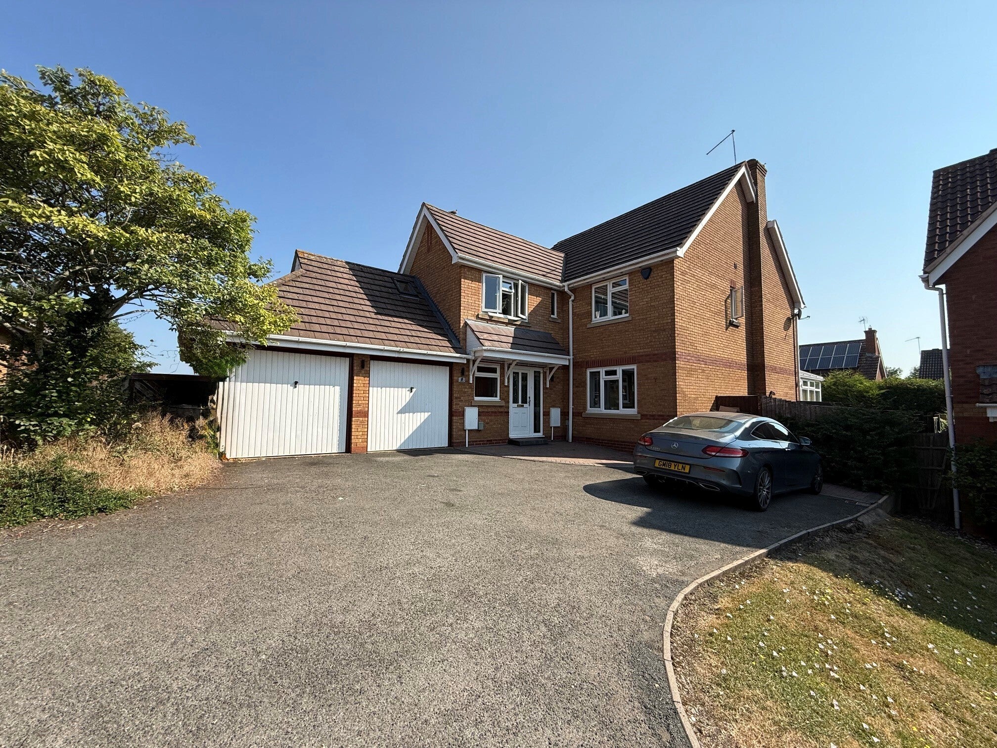 Flat Pinkus Close in Worcester