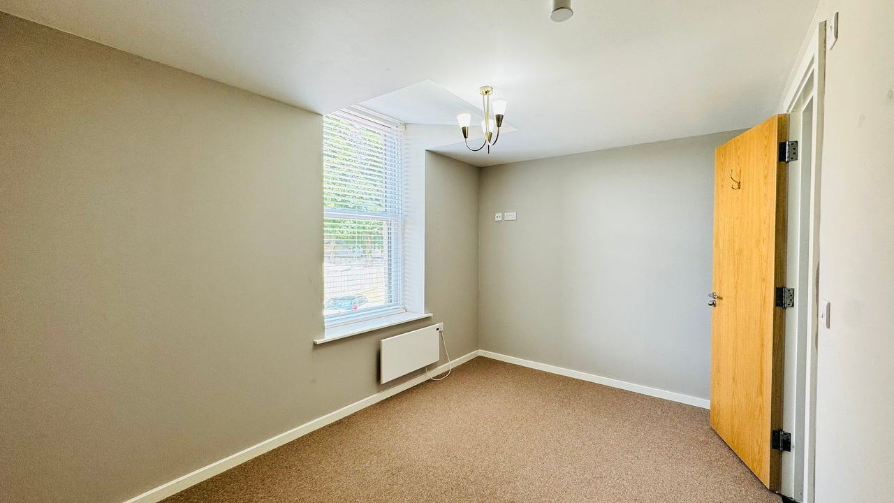 Flat Clarence Road in Leeds