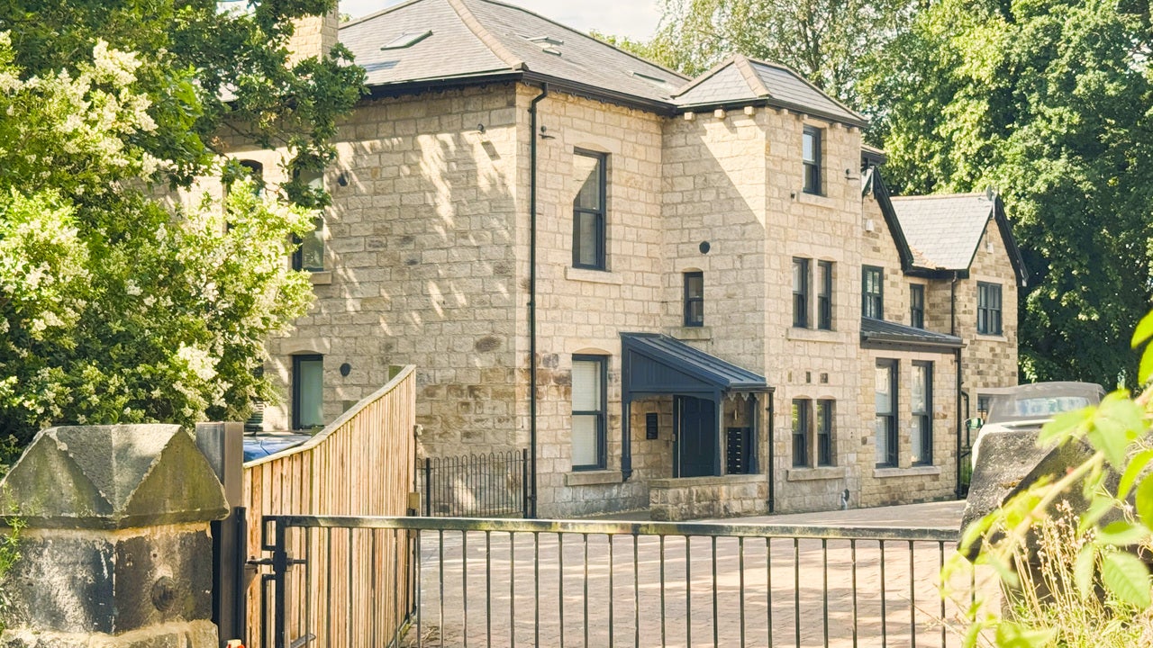 Flat Clarence Road in Leeds