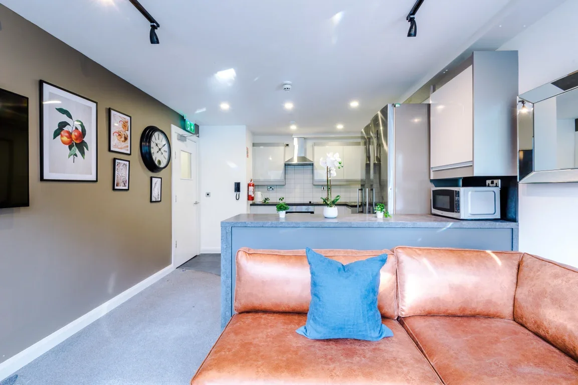 Flat Eskdale Terrace in Newcastle upon Tyne
