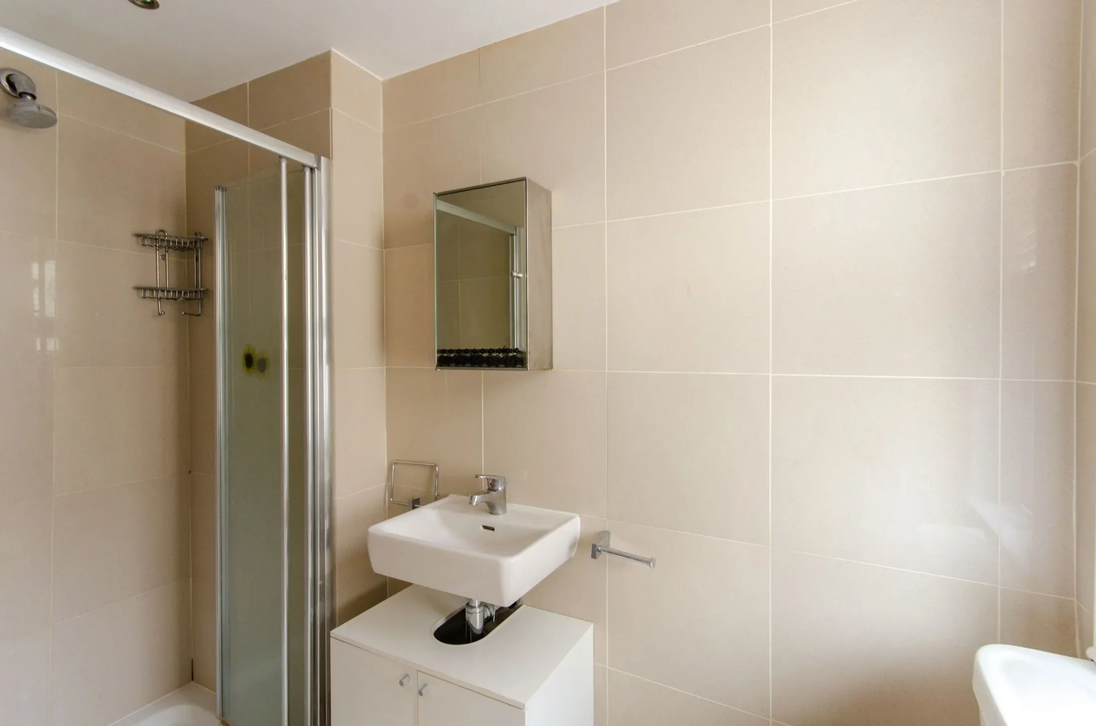 Flat Claverley Grove in Greater London