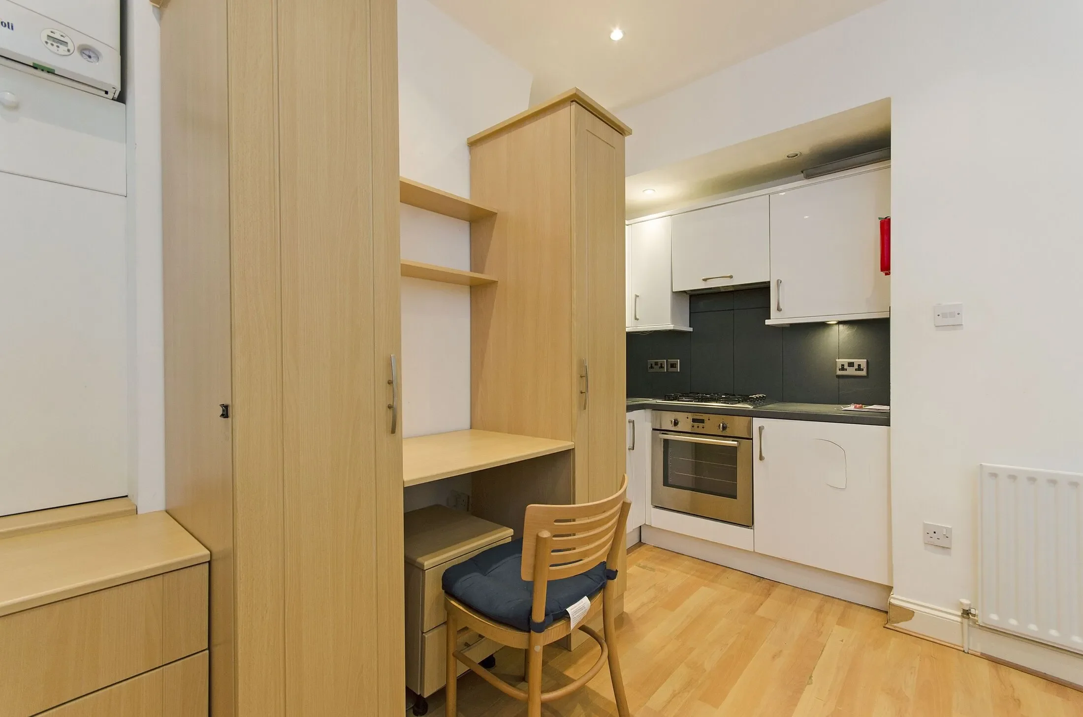 Flat Claverley Grove in Greater London