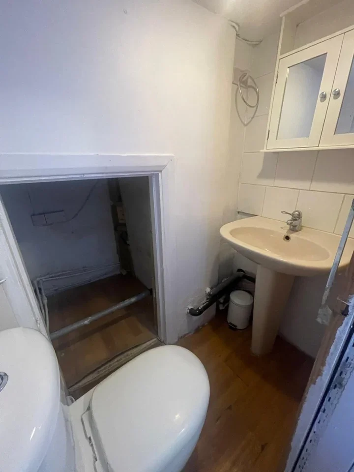 Flat Petworth Close in Greater London