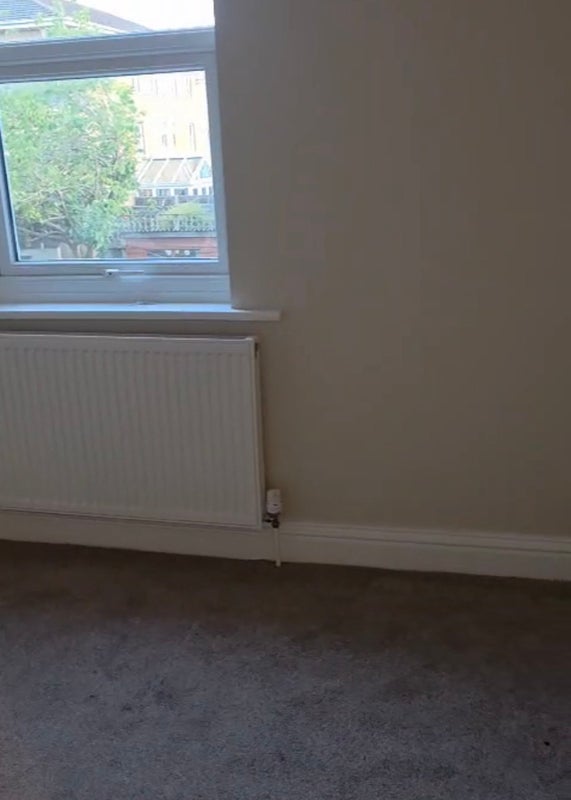 Room Raglan Road in Greater London