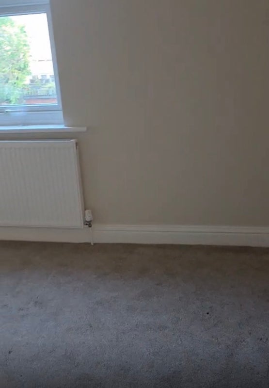 Room Raglan Road in Greater London