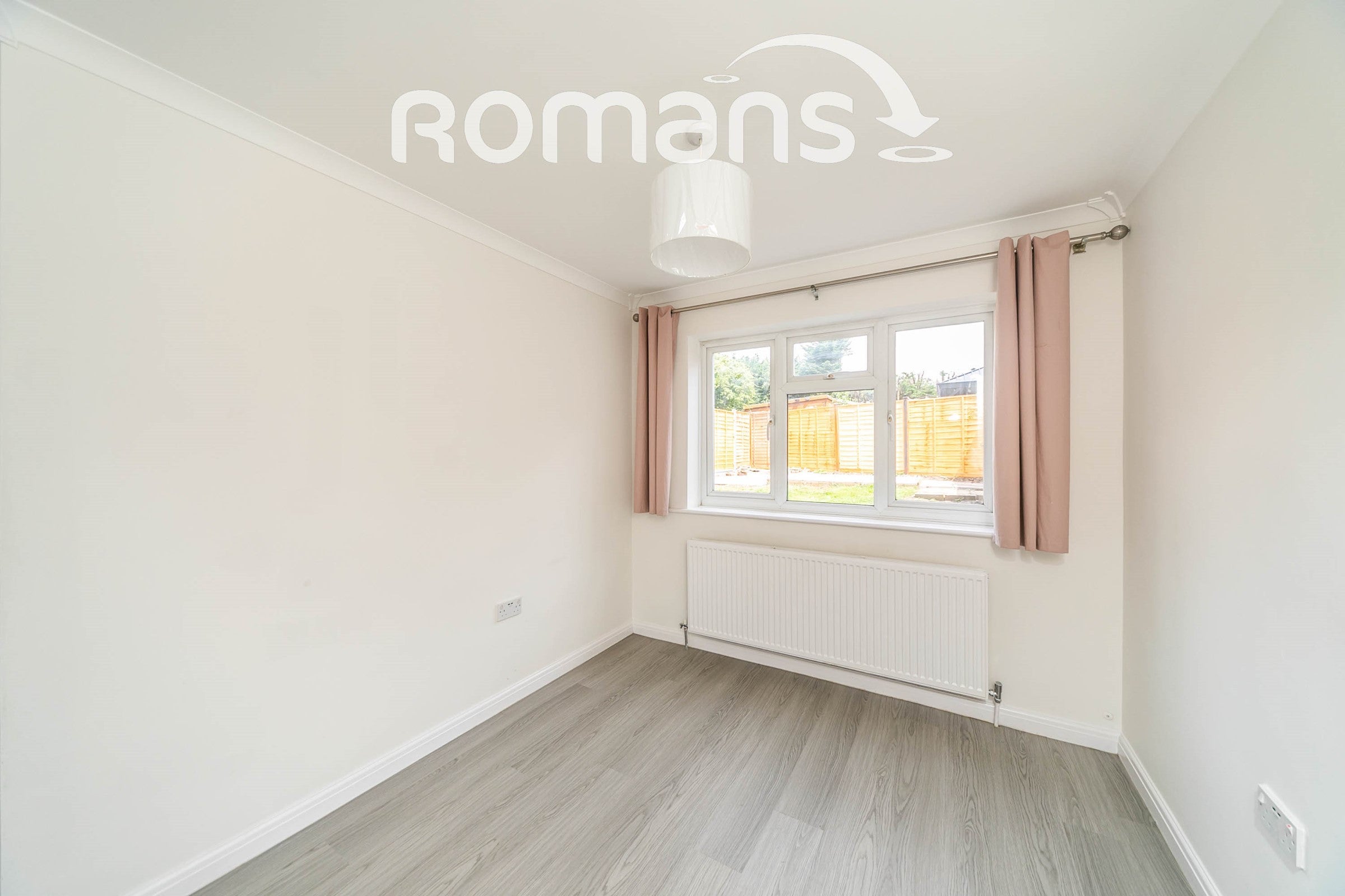 House Gatcombe Close in Tilehurst