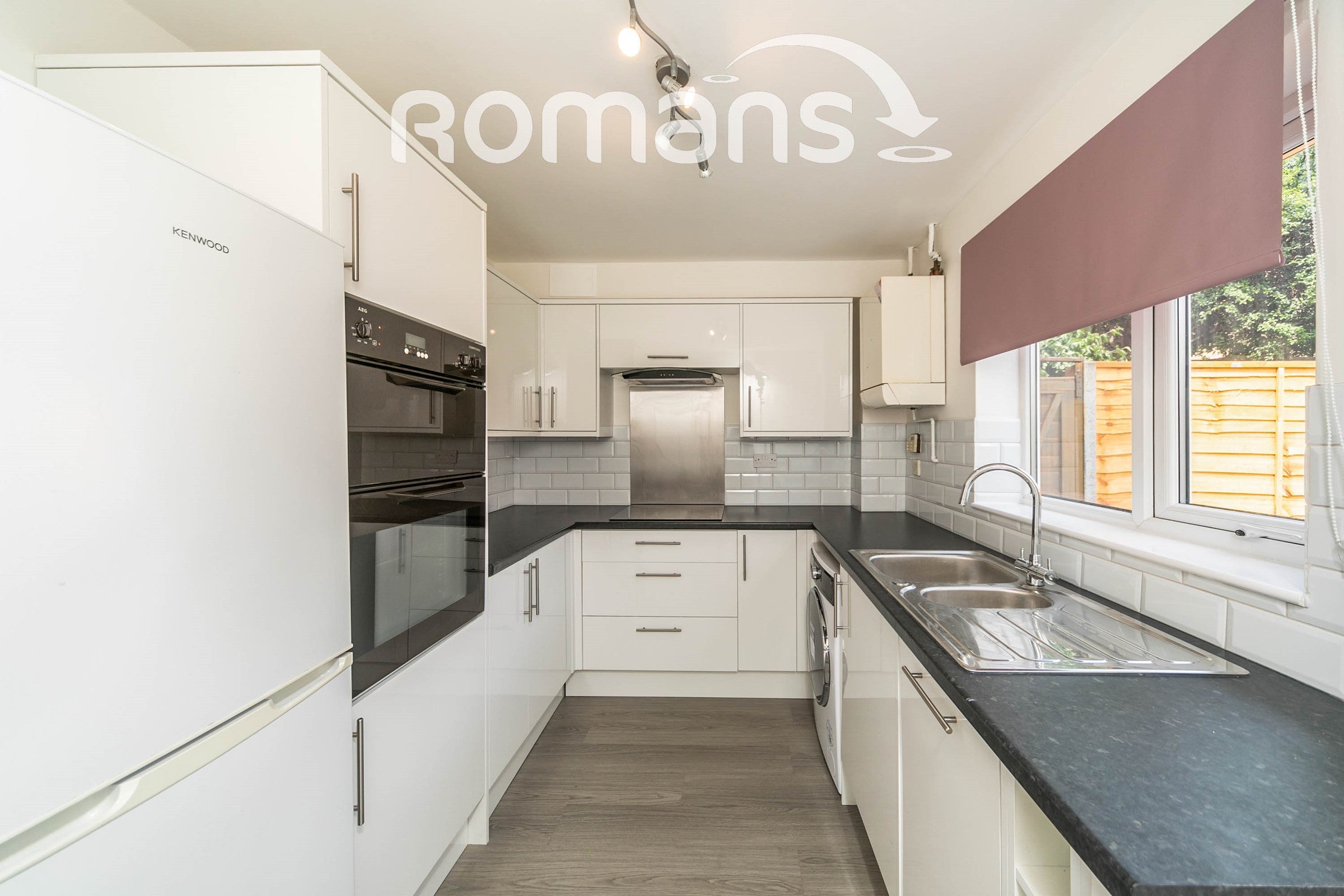 House Gatcombe Close in Tilehurst