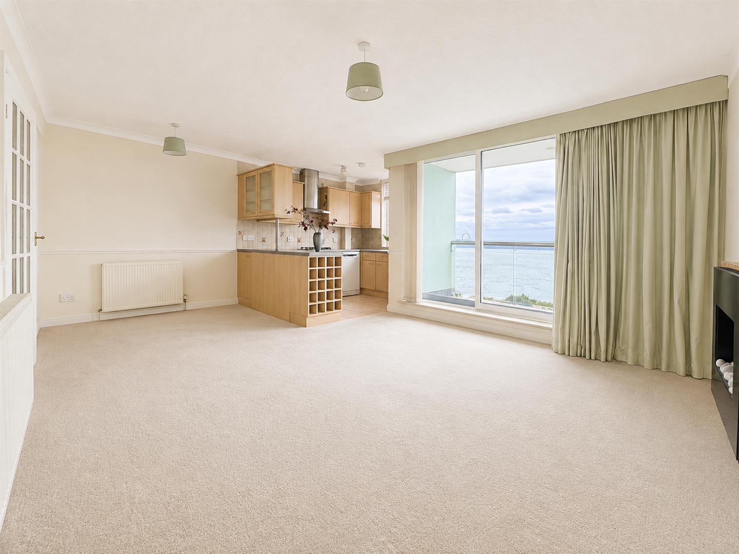 Flat Marine Parade West in Lee-on-the-Solent
