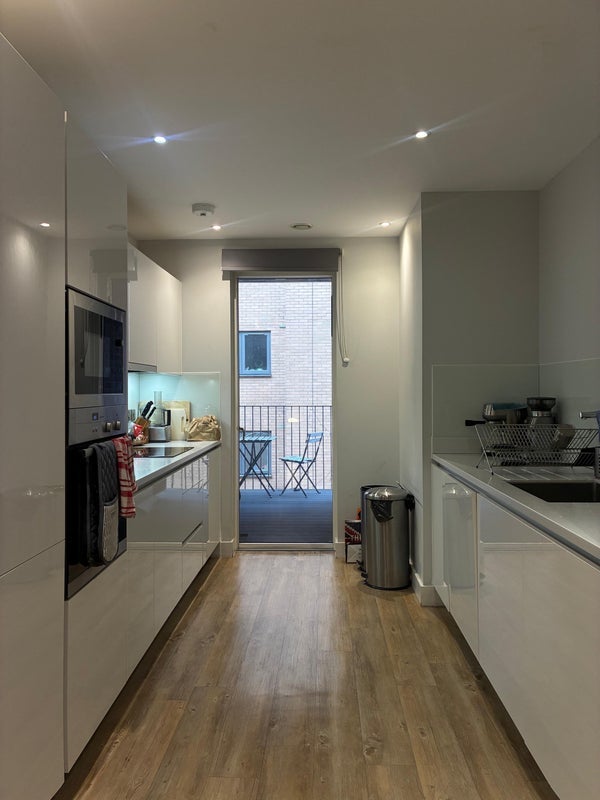 Flat Tyssen Street in Greater London